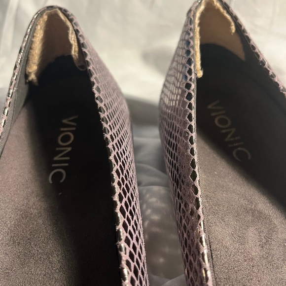 Vionic Caballo Metallic Flats Women’s size 10 - Picture 7 of 7